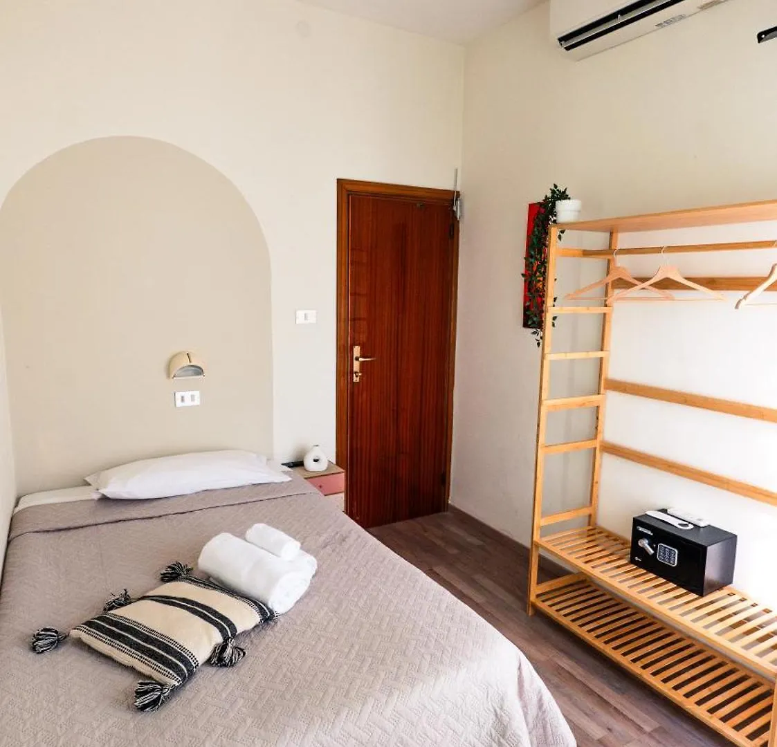 Americana Beach House Rimini 3*,